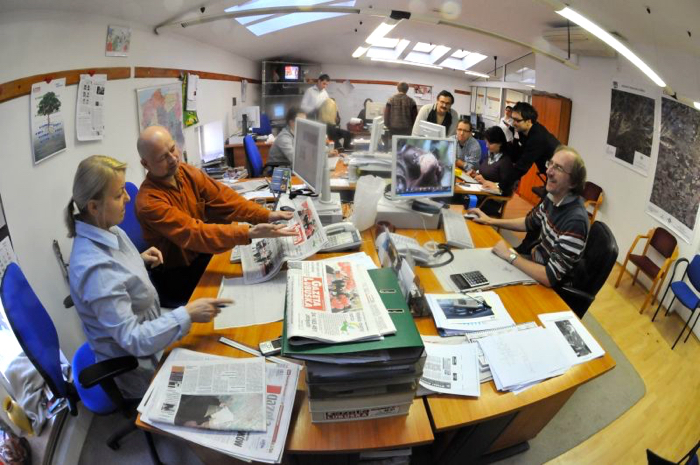 Gazeta Lubuska Newsroom image by PawelJanczaruk released via Wikimedia Commons