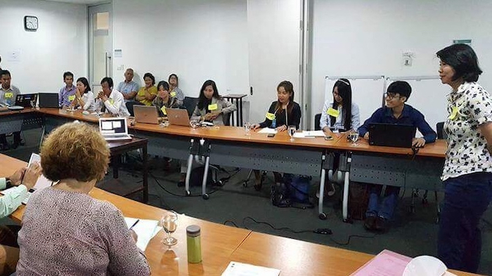 Naomi Goldsmith delivering gender training to journalists in SE Asia